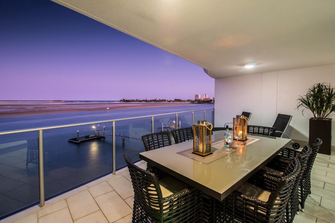 Waves Maroochy River