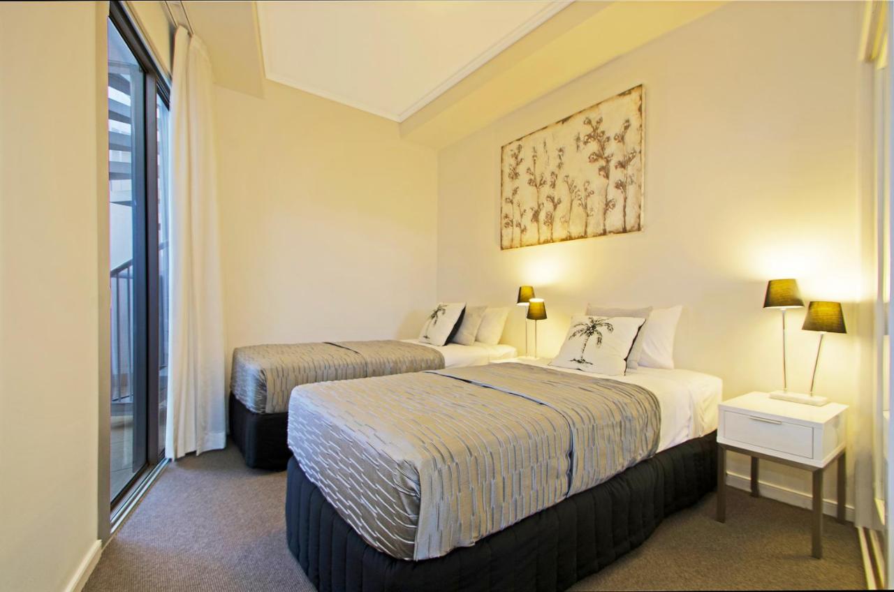 Waves Maroochy River