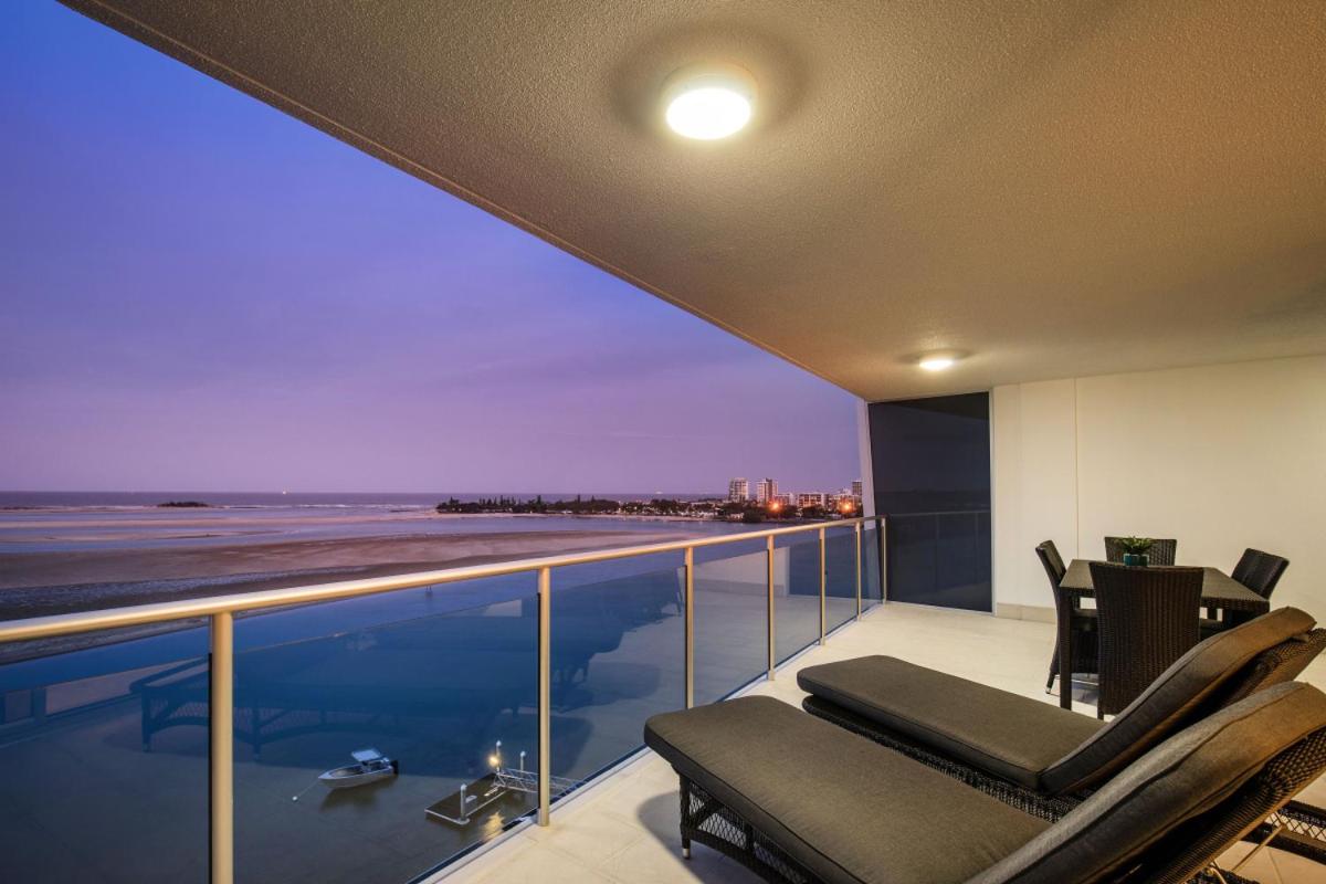 Waves Maroochy River