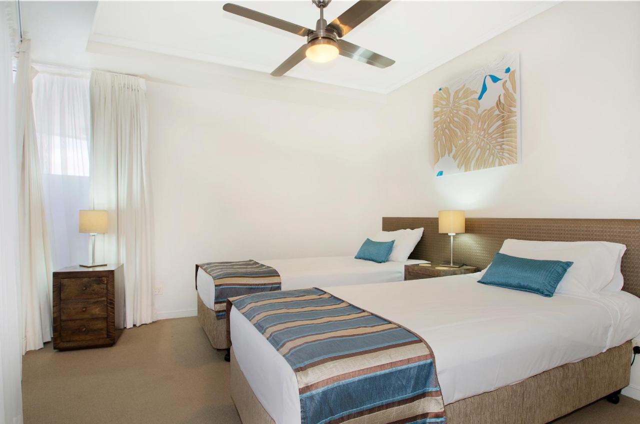 Waves Maroochy River