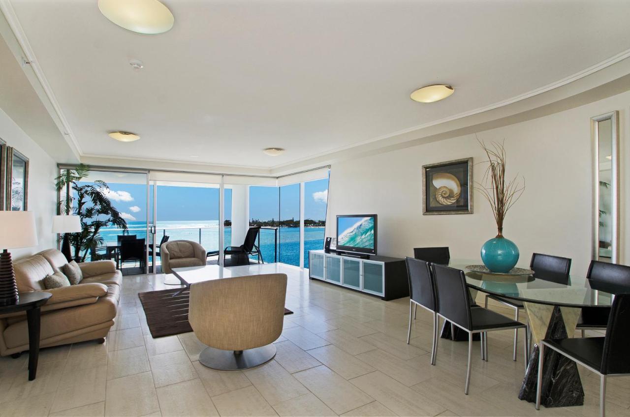 Waves Maroochy River