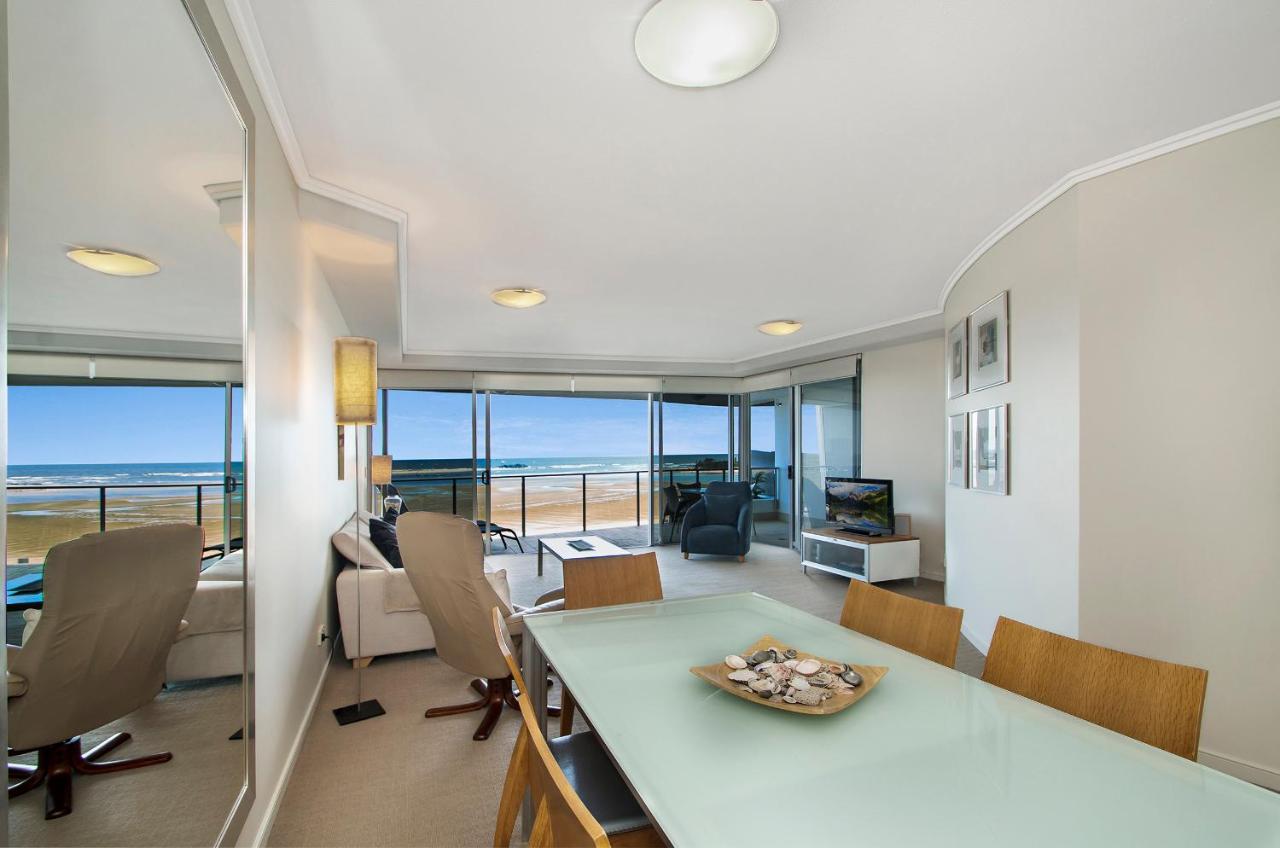 Waves Maroochy River