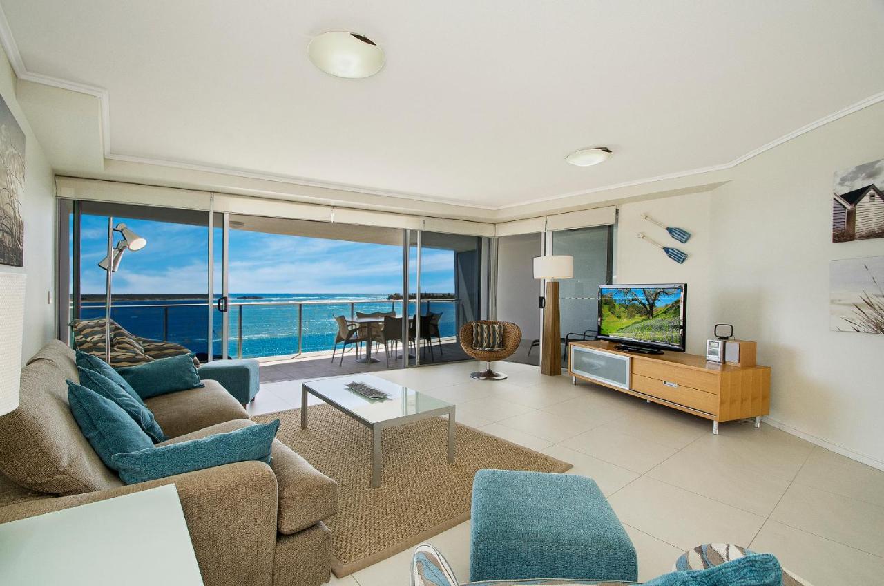 Waves Maroochy River