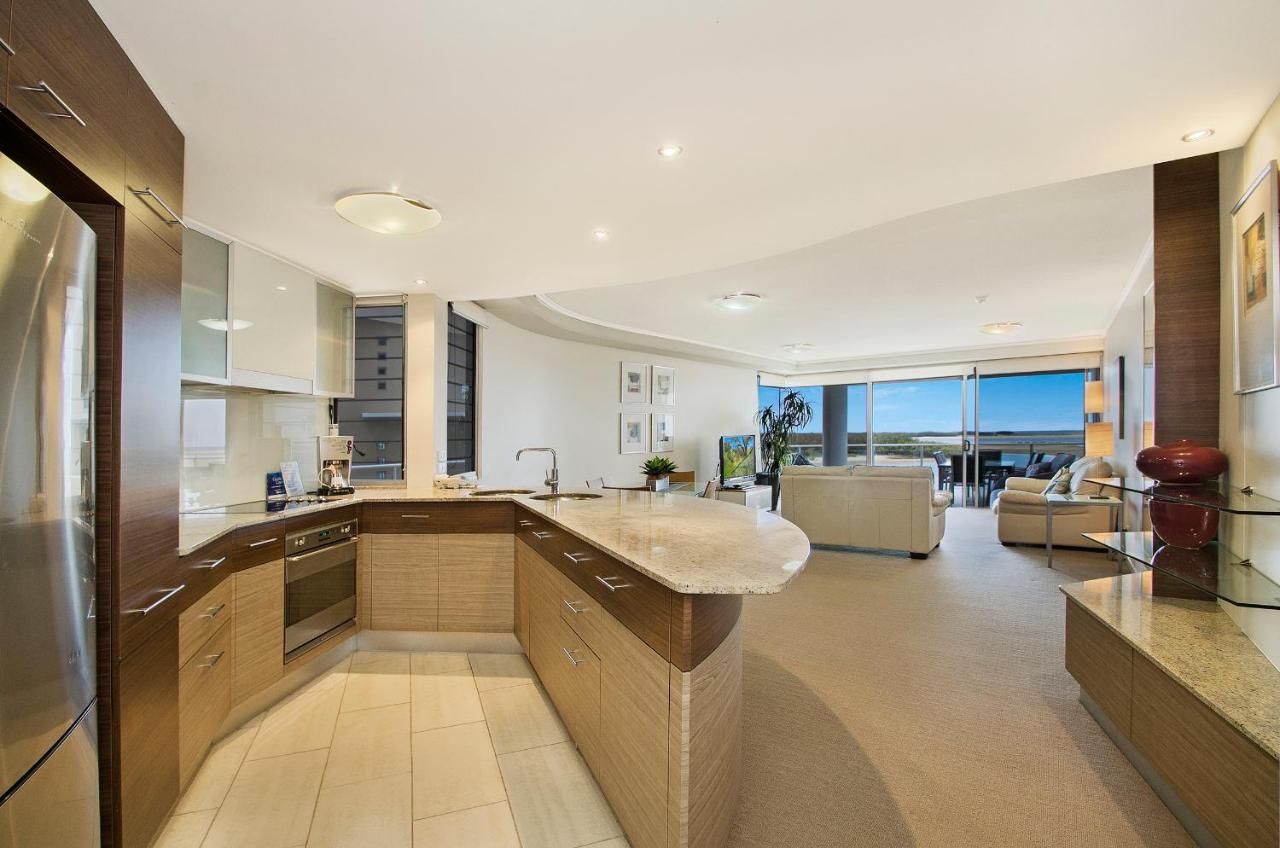 Waves Maroochy River