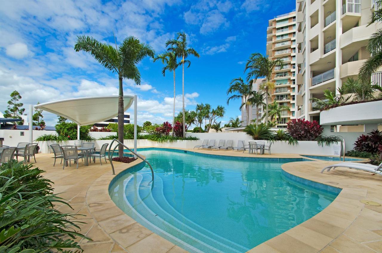 Waves Maroochy River