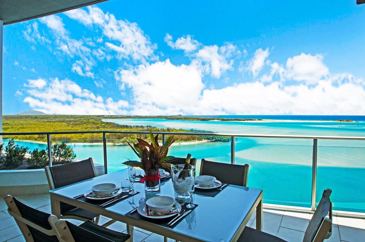 Waves Maroochy River