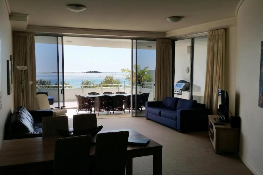 Waves Maroochy River