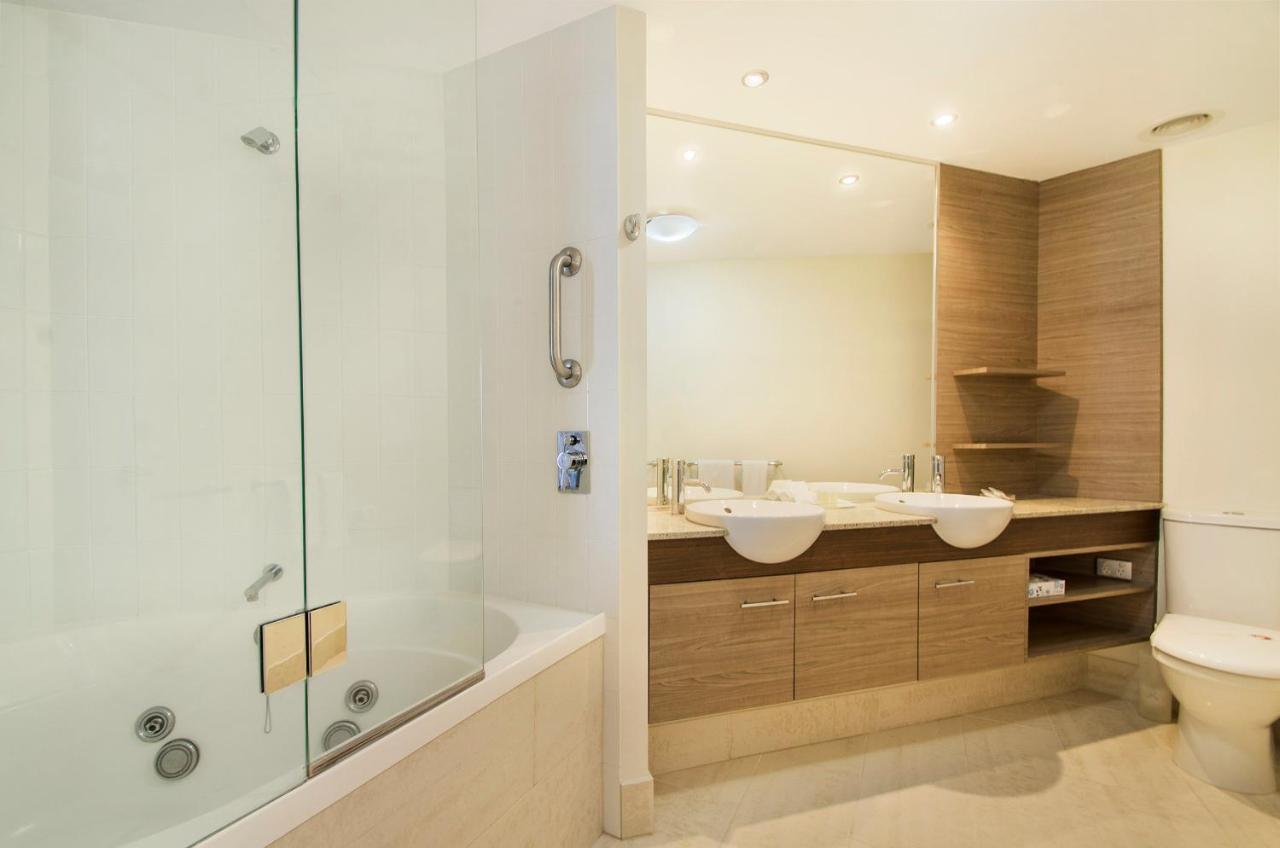 Waves Maroochy River