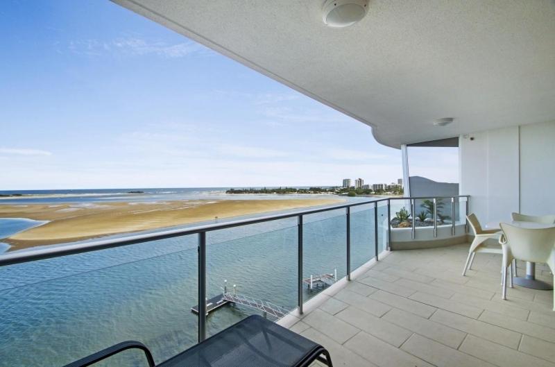 Waves Maroochy River