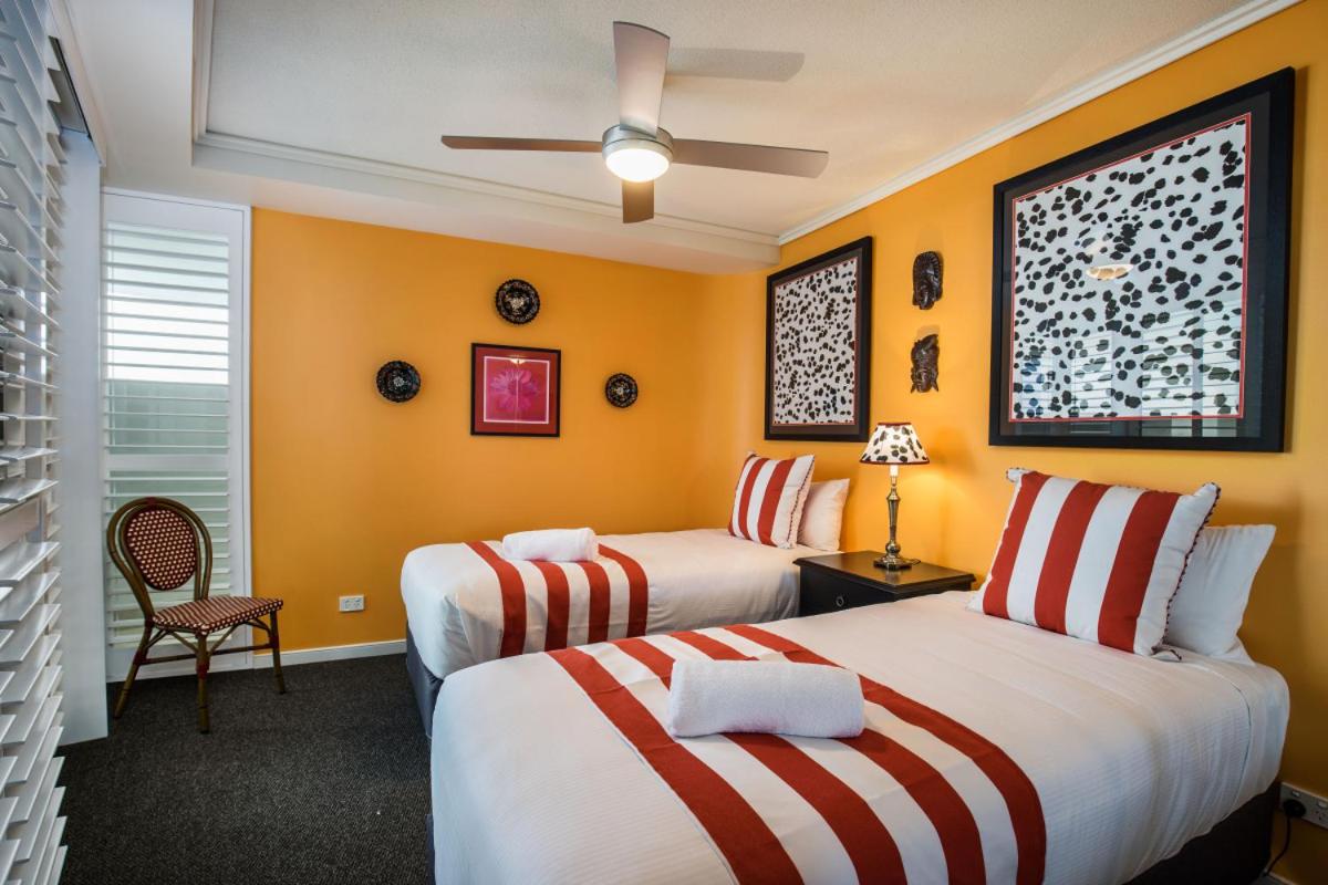 Waves Maroochy River