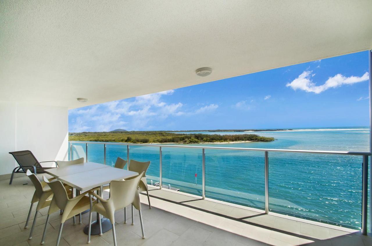 Waves Maroochy River