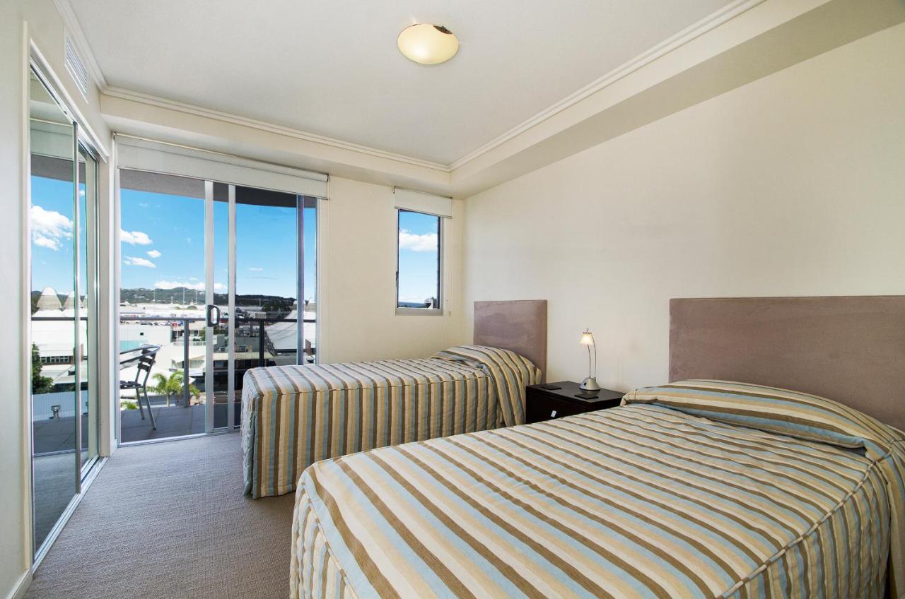 Waves Maroochy River