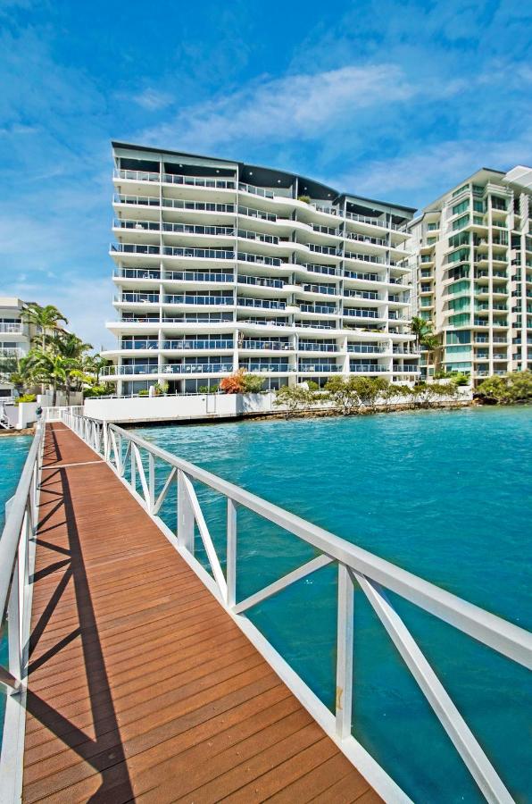 Waves Maroochy River