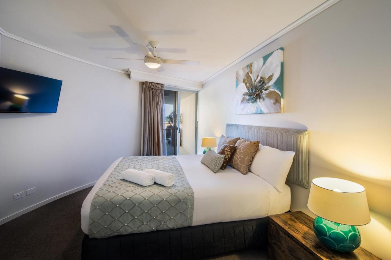 Waves Maroochy River