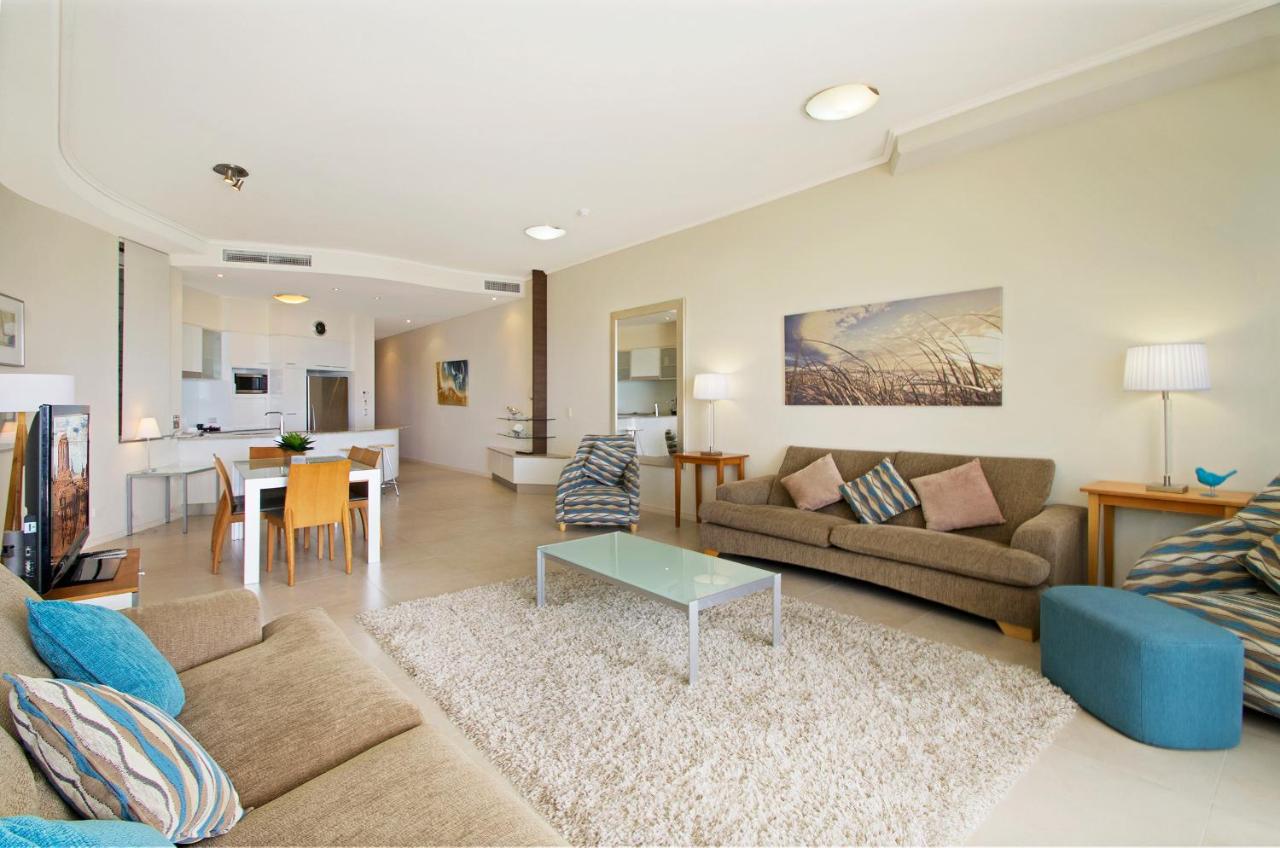 Waves Maroochy River