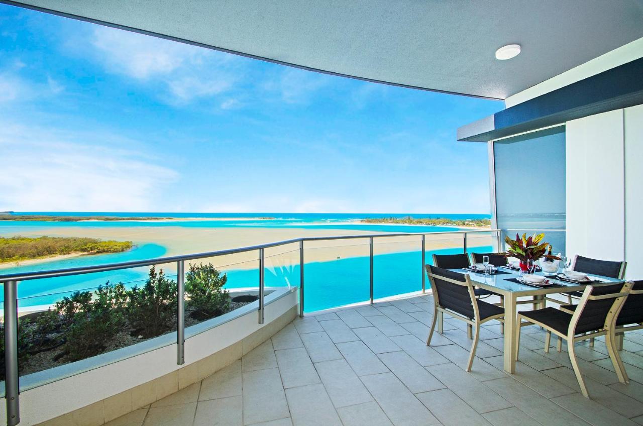 Waves Maroochy River