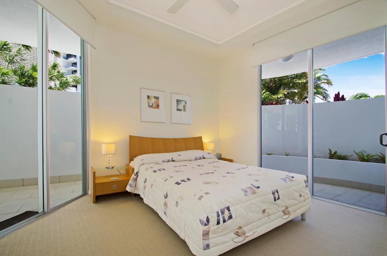 Waves Maroochy River