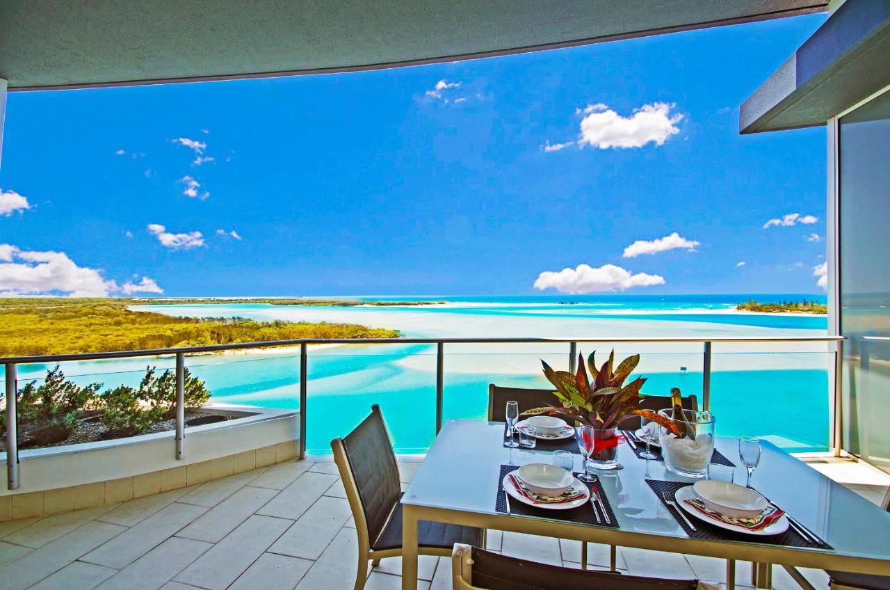 Waves Maroochy River