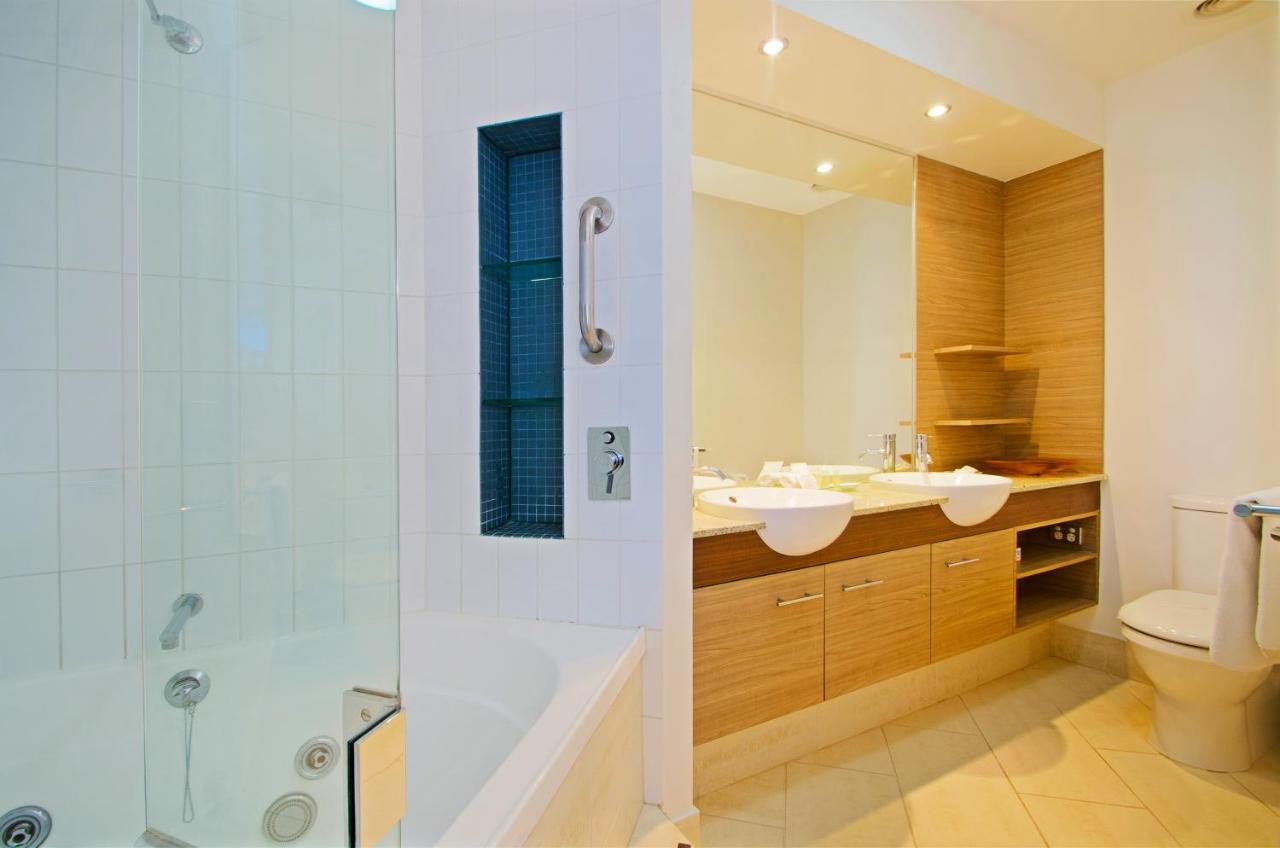 Waves Maroochy River