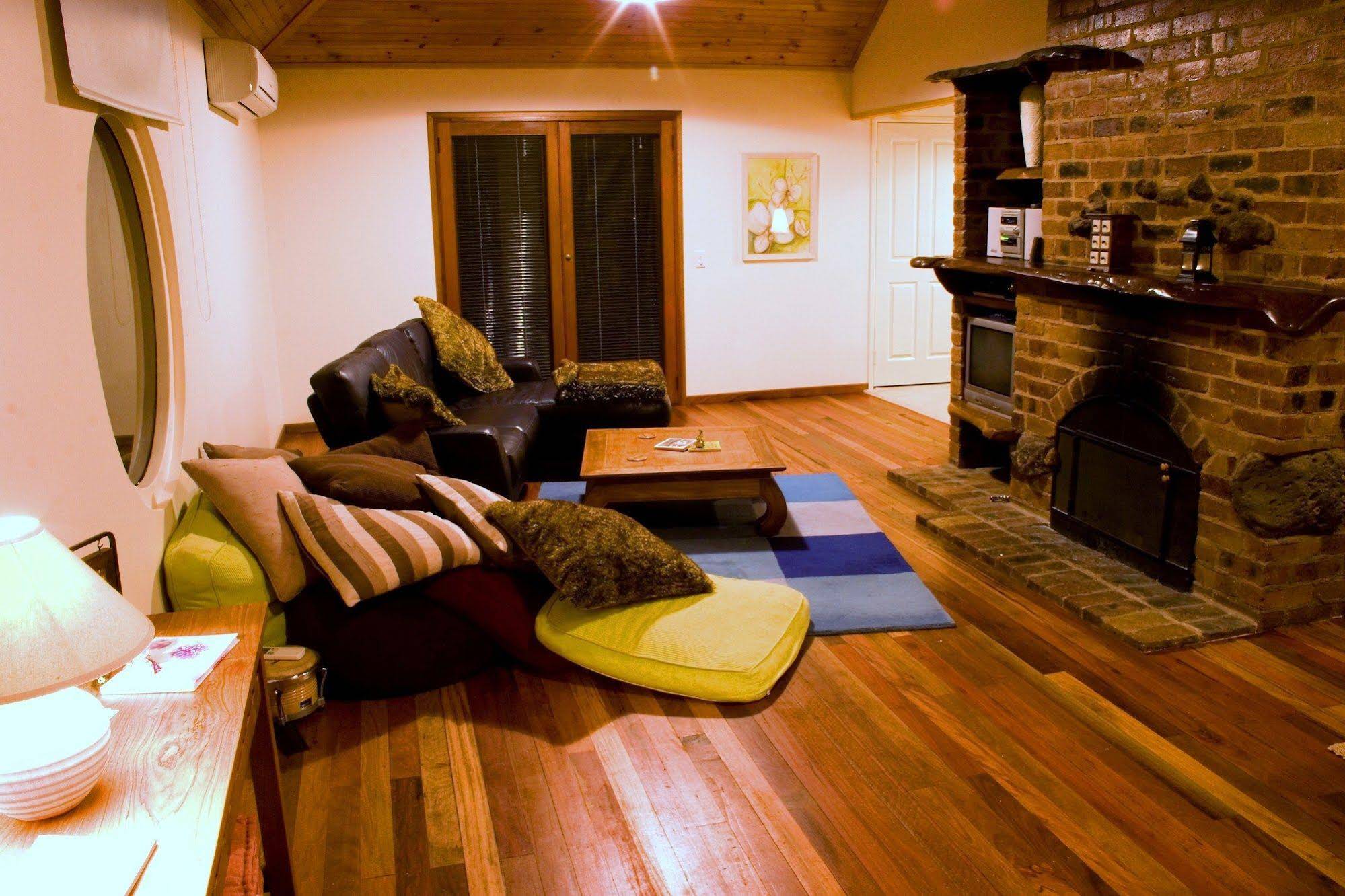 Hunchy Hideaway