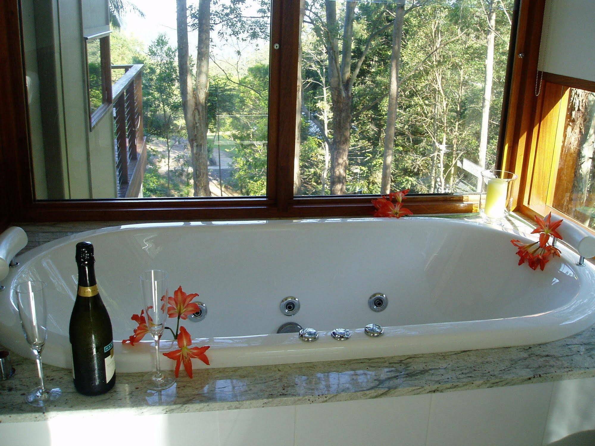 Montville Oceanview Cottages
