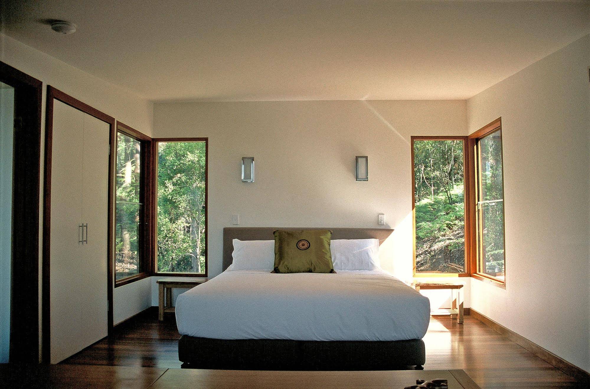 Montville Oceanview Cottages