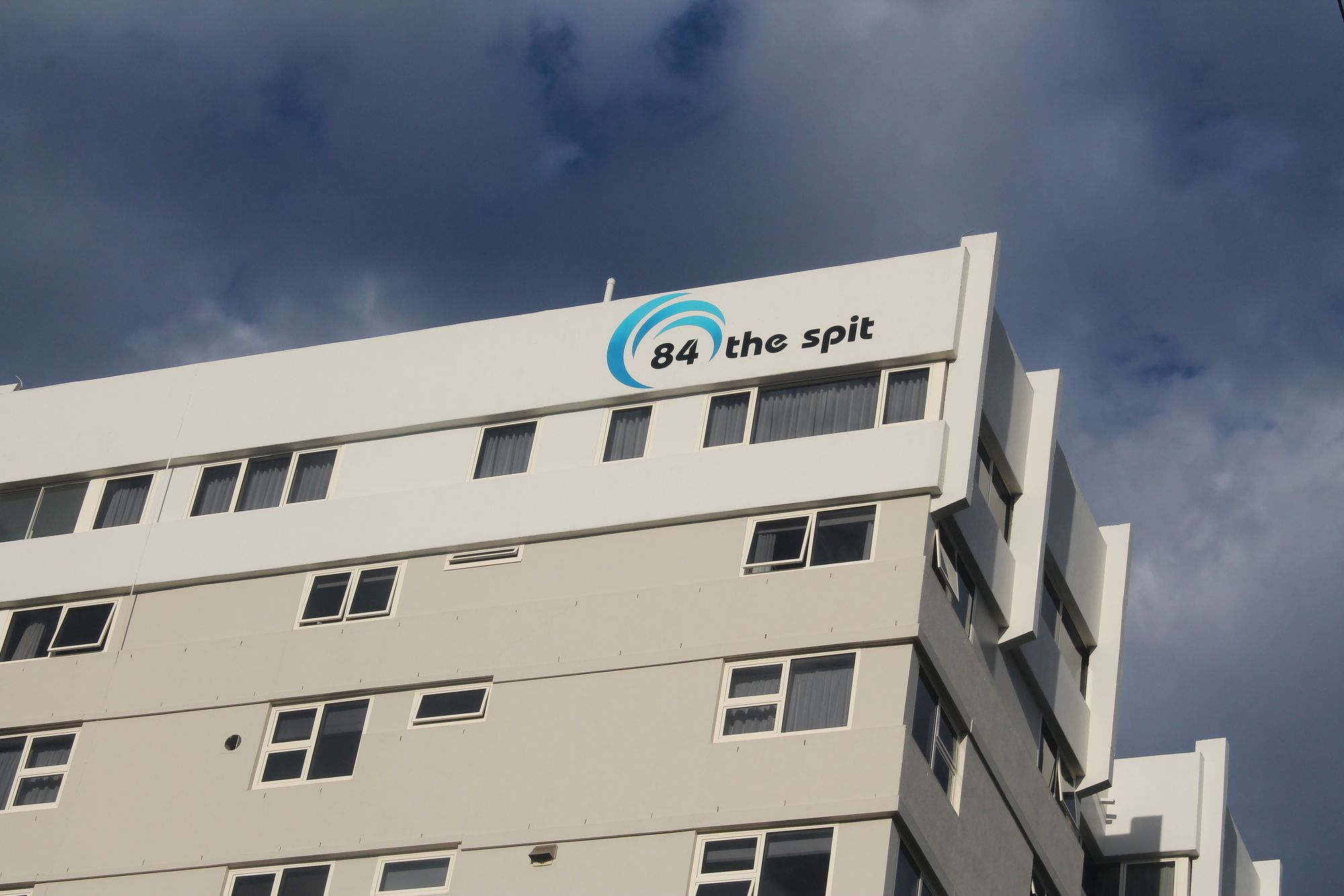 84 The Spit Holiday Apartments