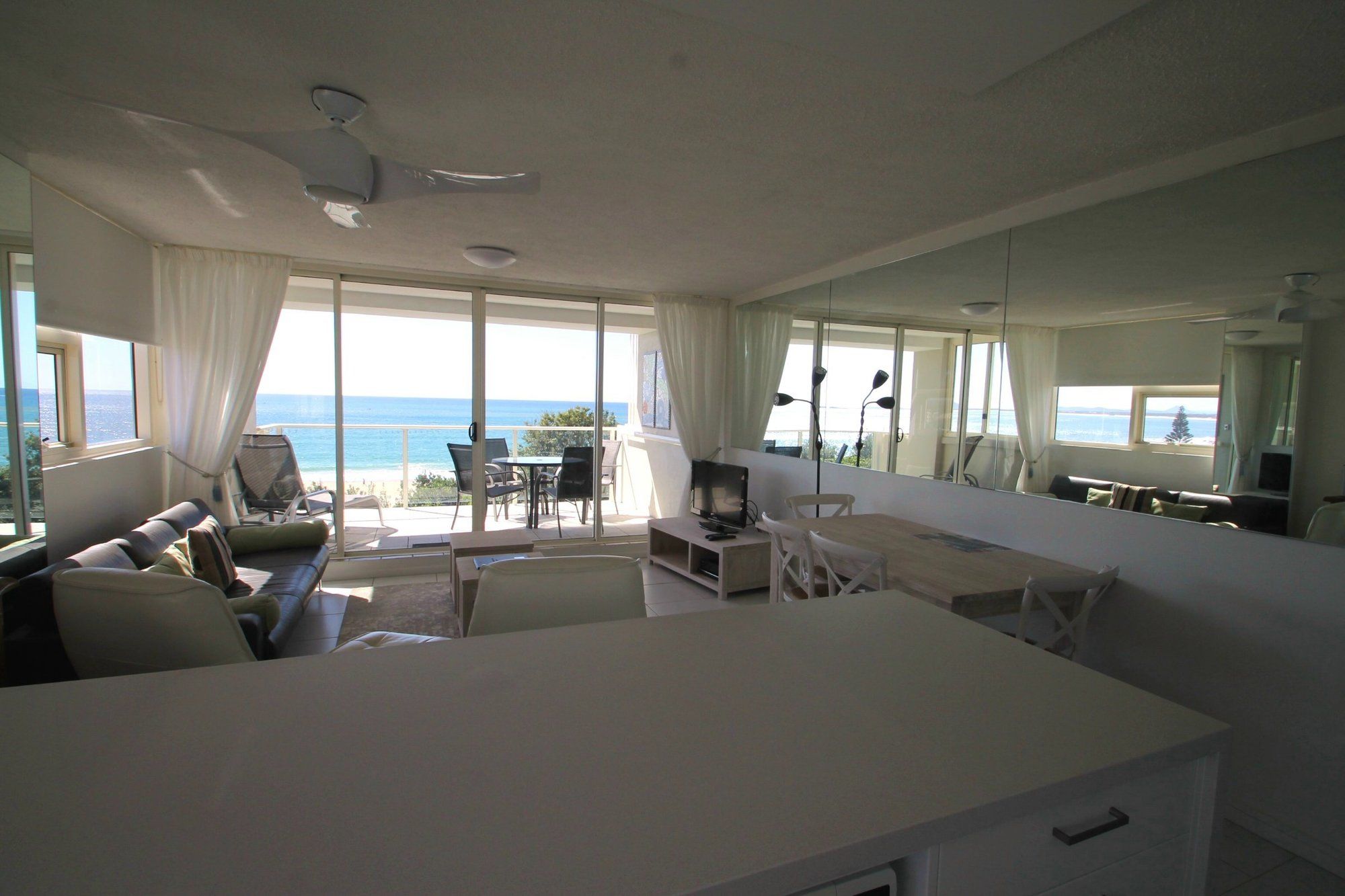 84 The Spit Holiday Apartments