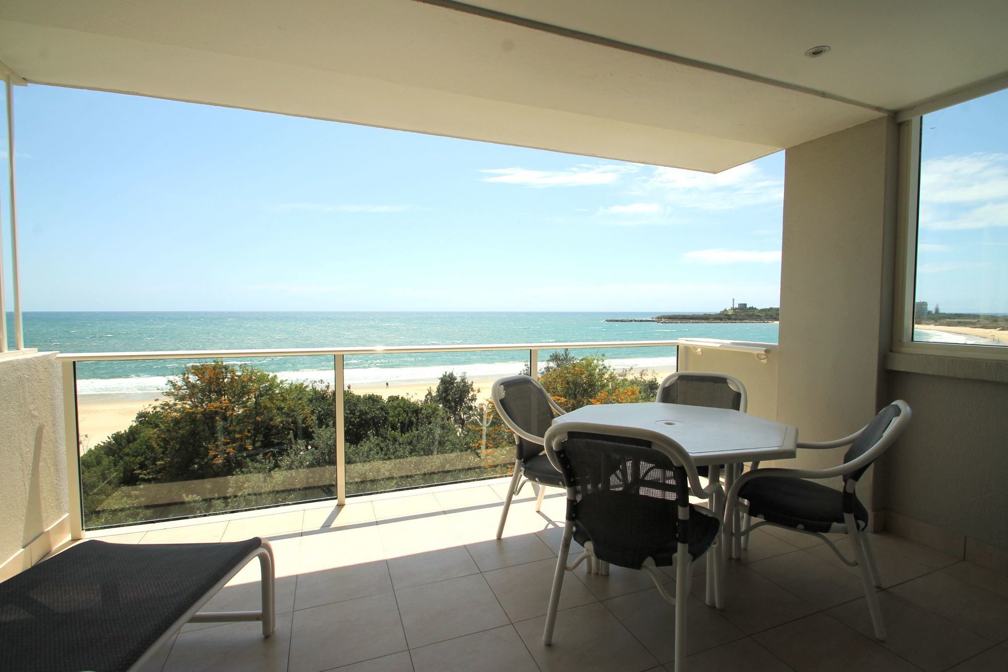 84 The Spit Holiday Apartments