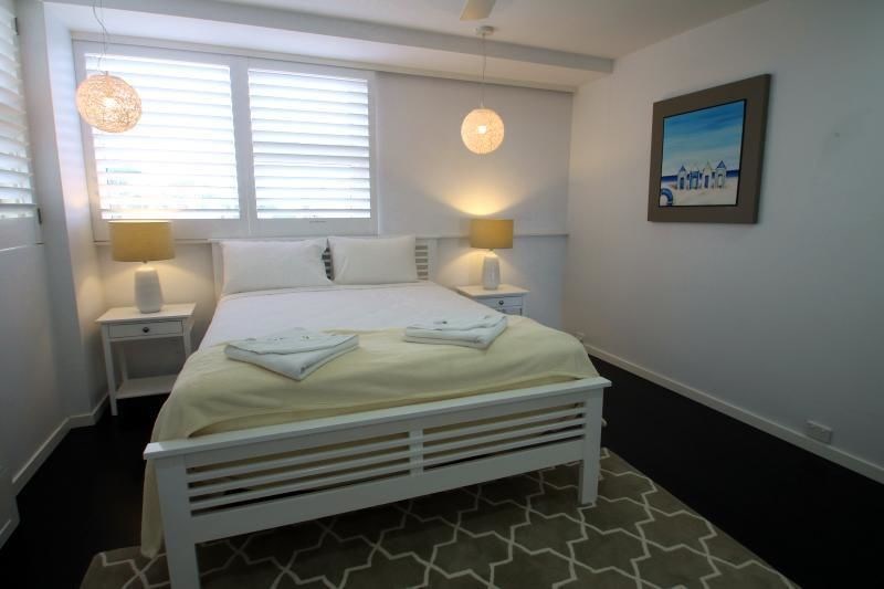 84 The Spit Holiday Apartments