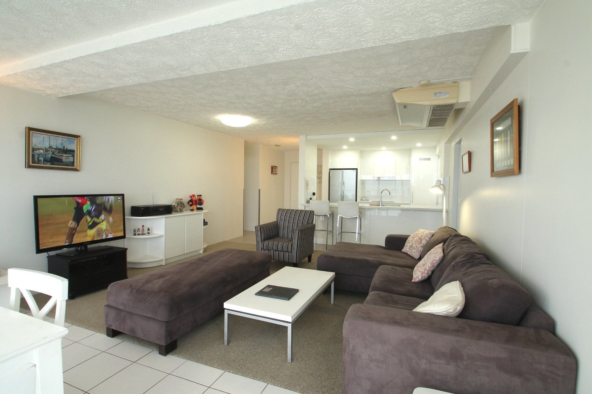 84 The Spit Holiday Apartments