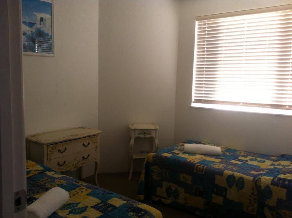 Bay Views and Harbourview Apartments