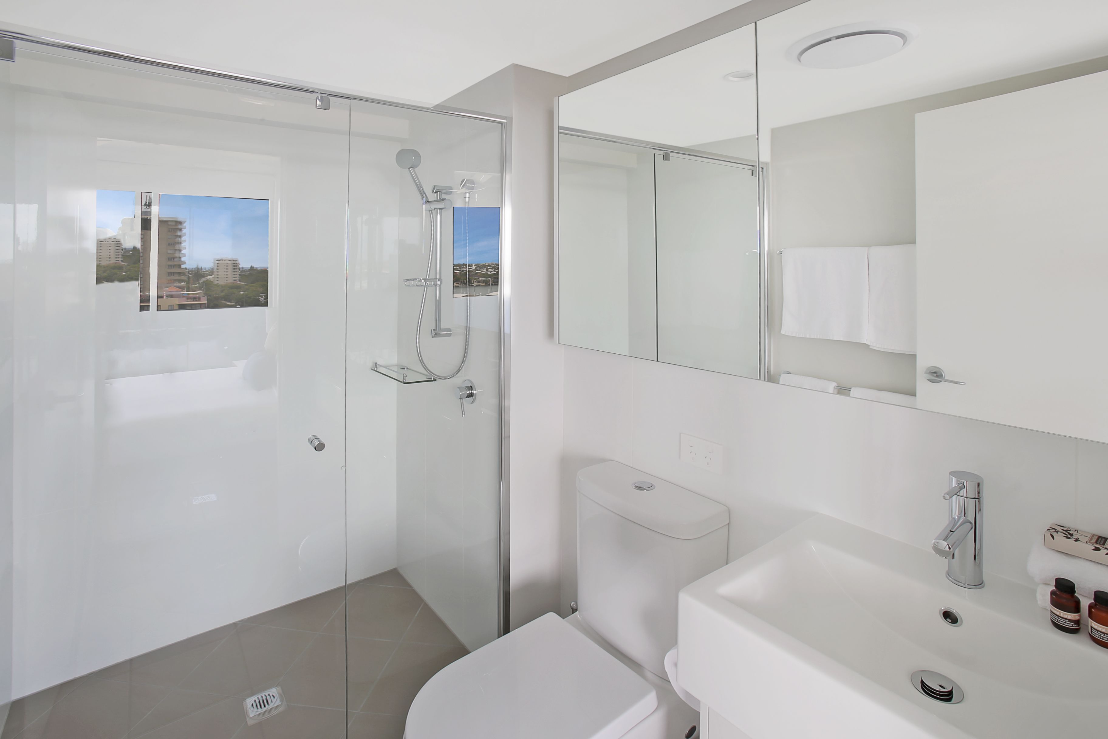 Direct Hotels – Sea Breeze Mooloolaba