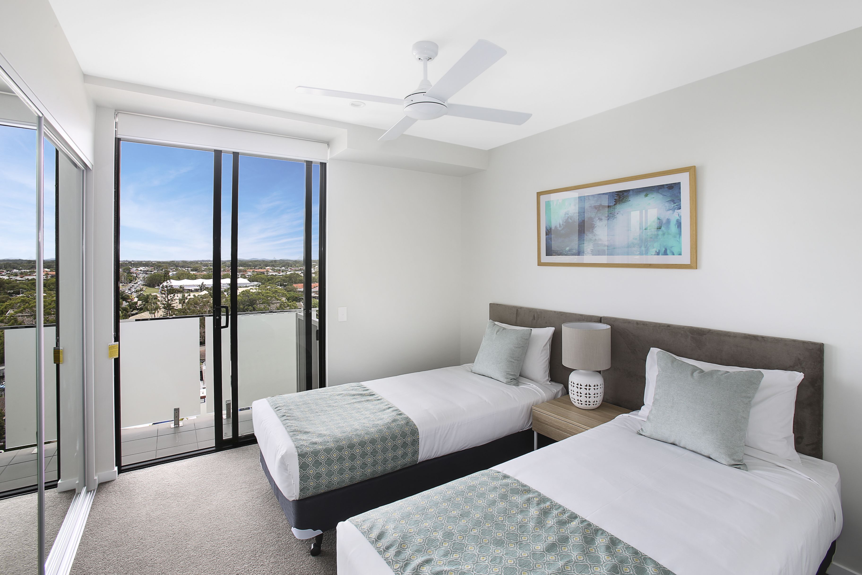 Direct Hotels – Sea Breeze Mooloolaba