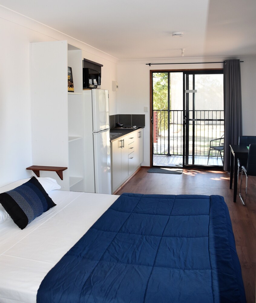 Mount Larcom Tourist Park