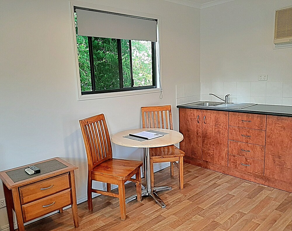 Mount Larcom Tourist Park