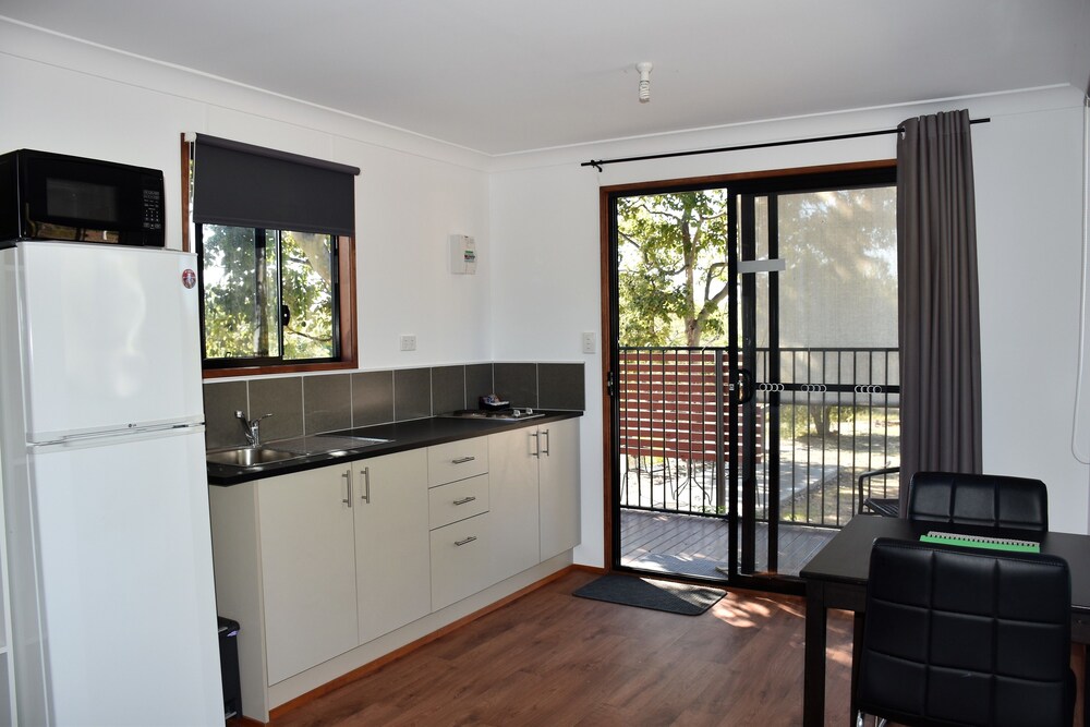 Mount Larcom Tourist Park