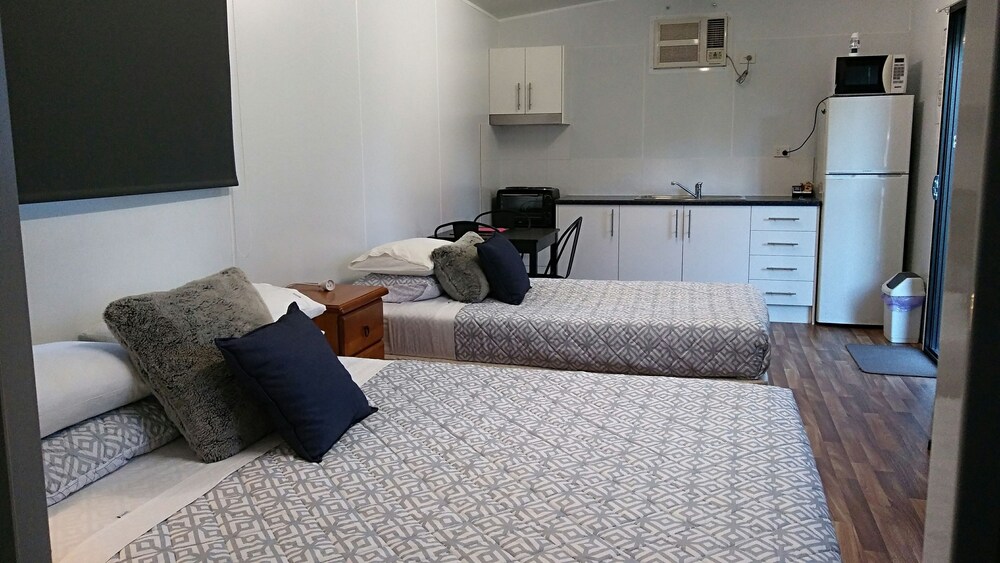 Mount Larcom Tourist Park