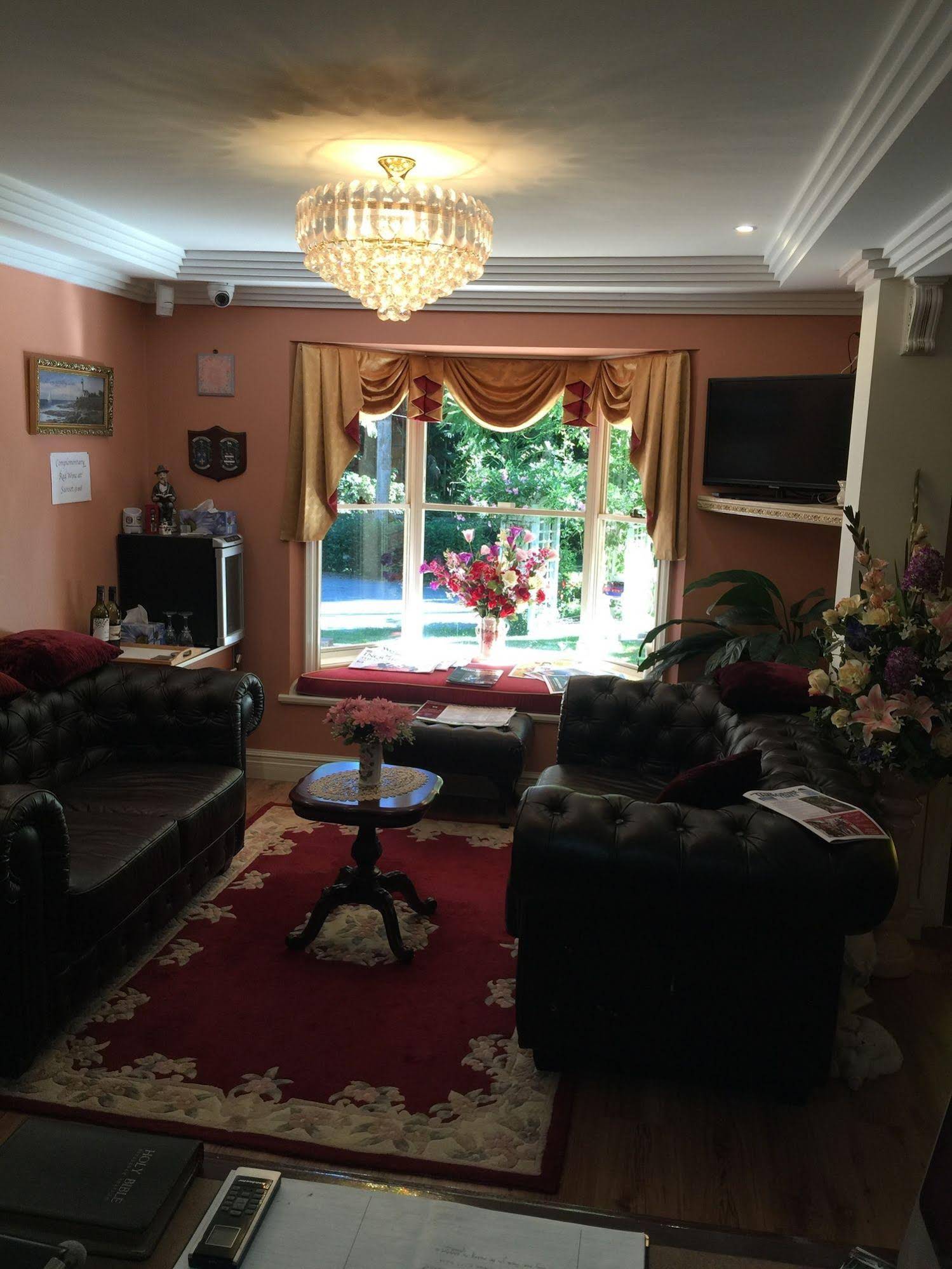Curtis Falls Mountain Spa Retreat