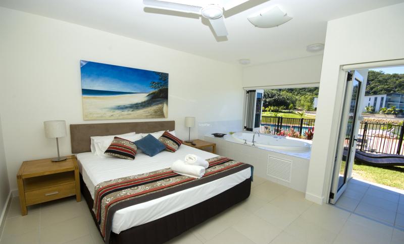 Beachside Magnetic Harbour Apartments