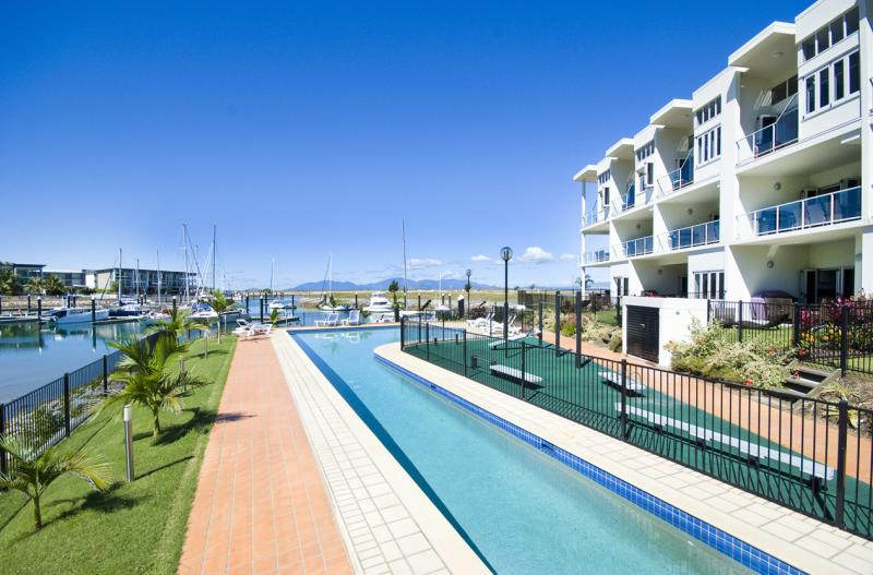 Beachside Magnetic Harbour Apartments