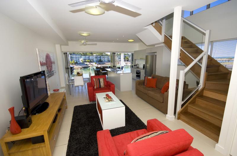 Beachside Magnetic Harbour Apartments
