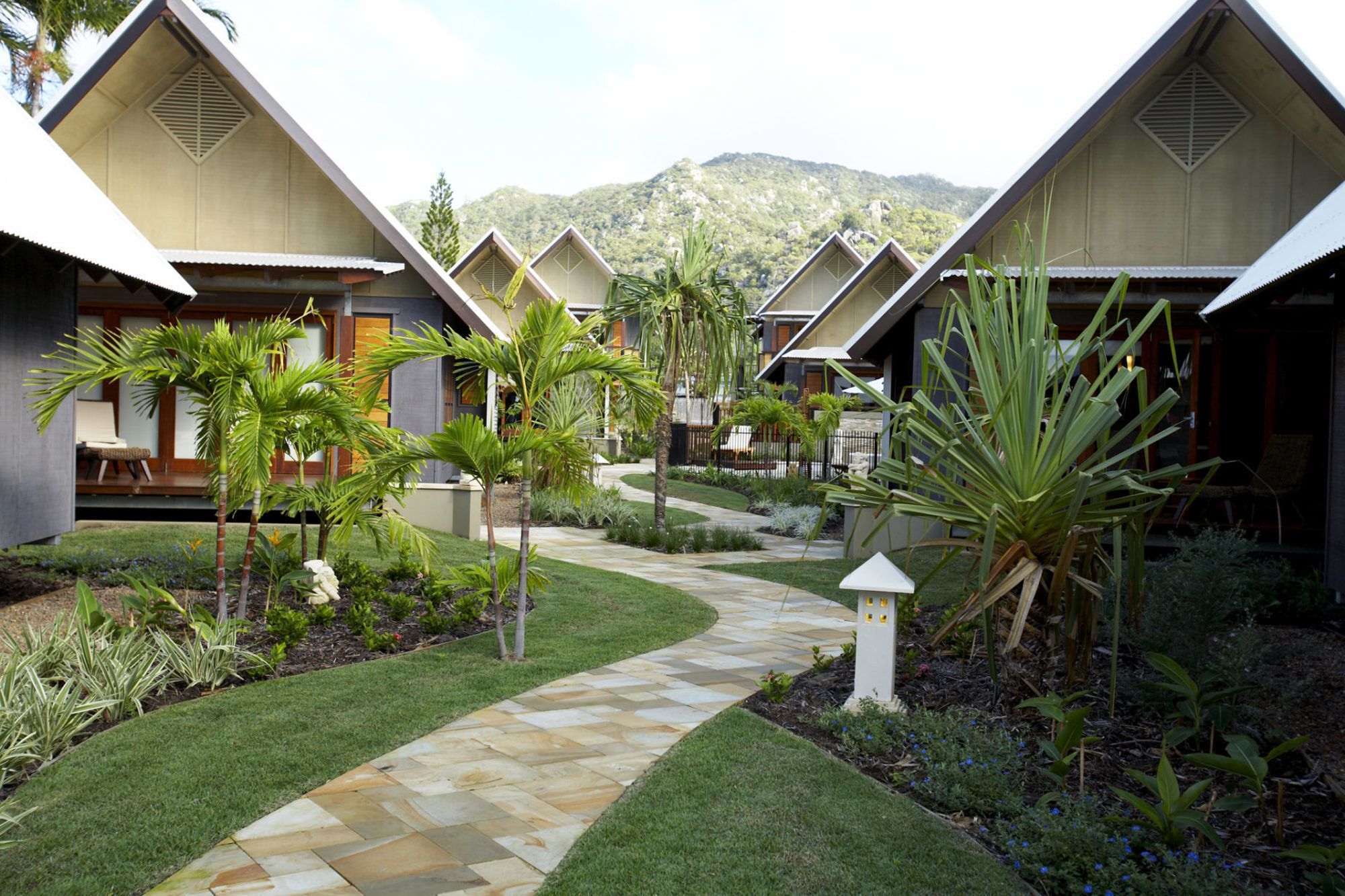 Pure Magnetic Villa