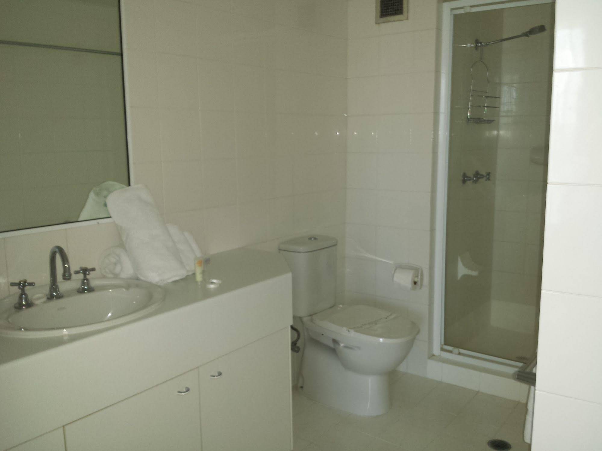 Kirribilli Riverfront Apartments
