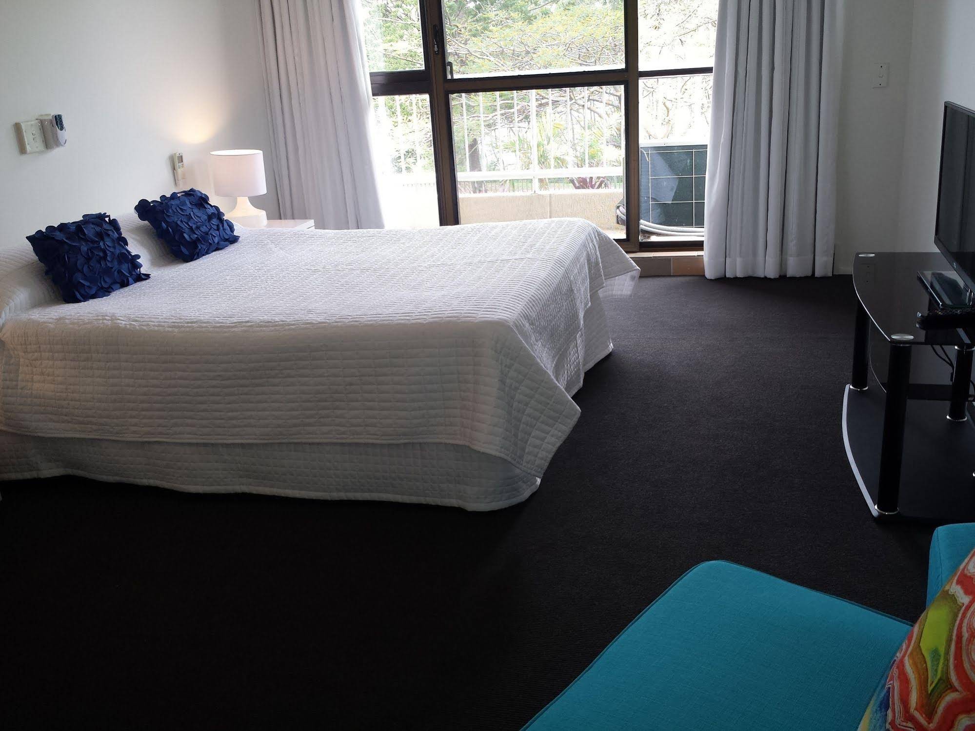 Kirribilli Riverfront Apartments