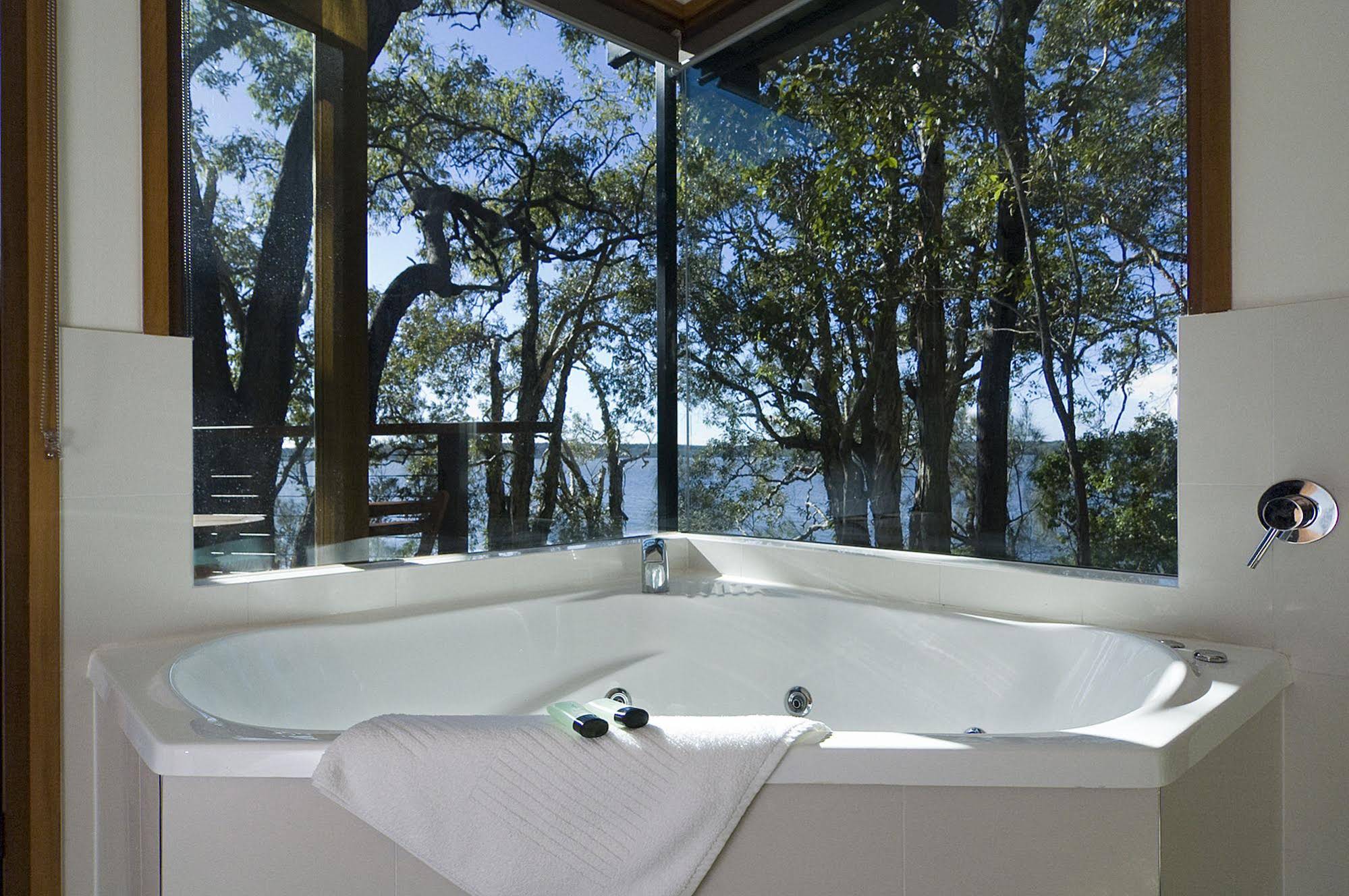 Eumarella Shores Noosa Lake Retreat