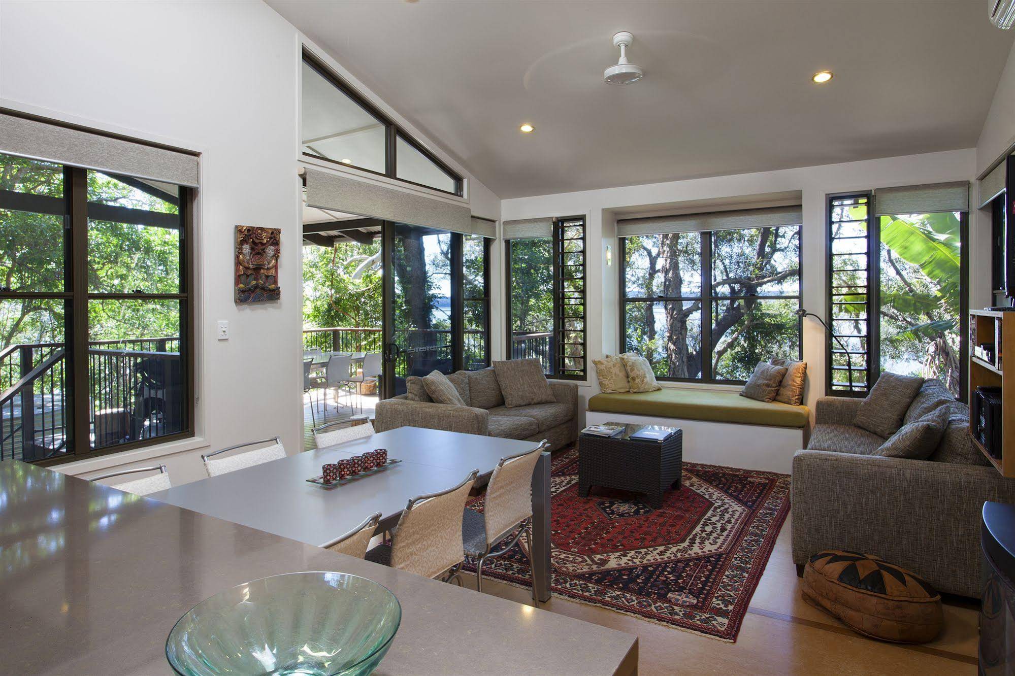 Eumarella Shores Noosa Lake Retreat
