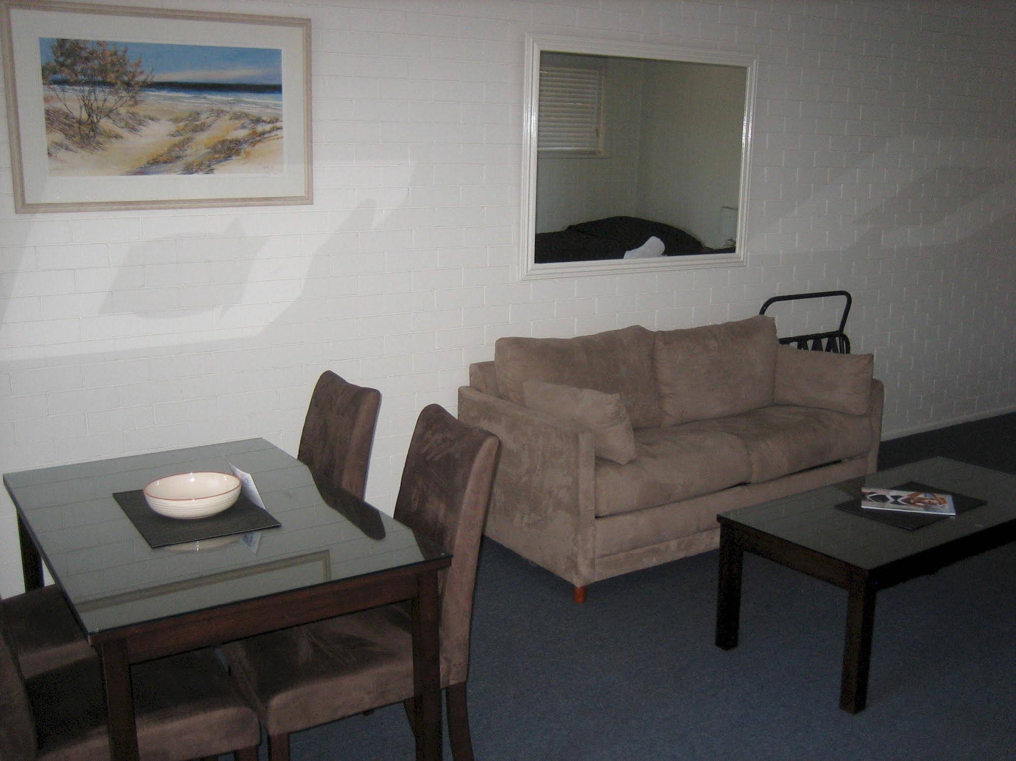 Regency Waterfront Motel