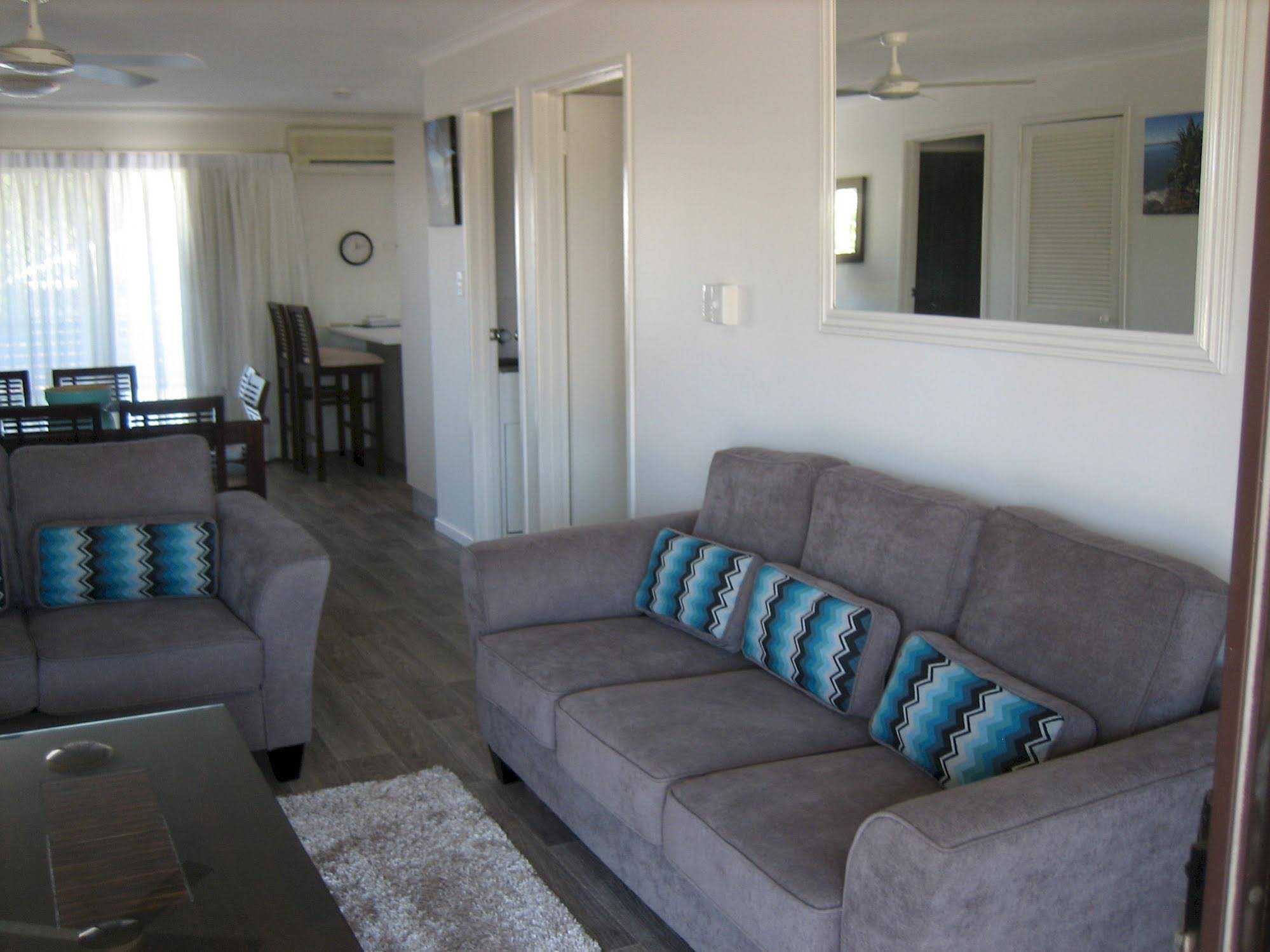 Regency Waterfront Motel