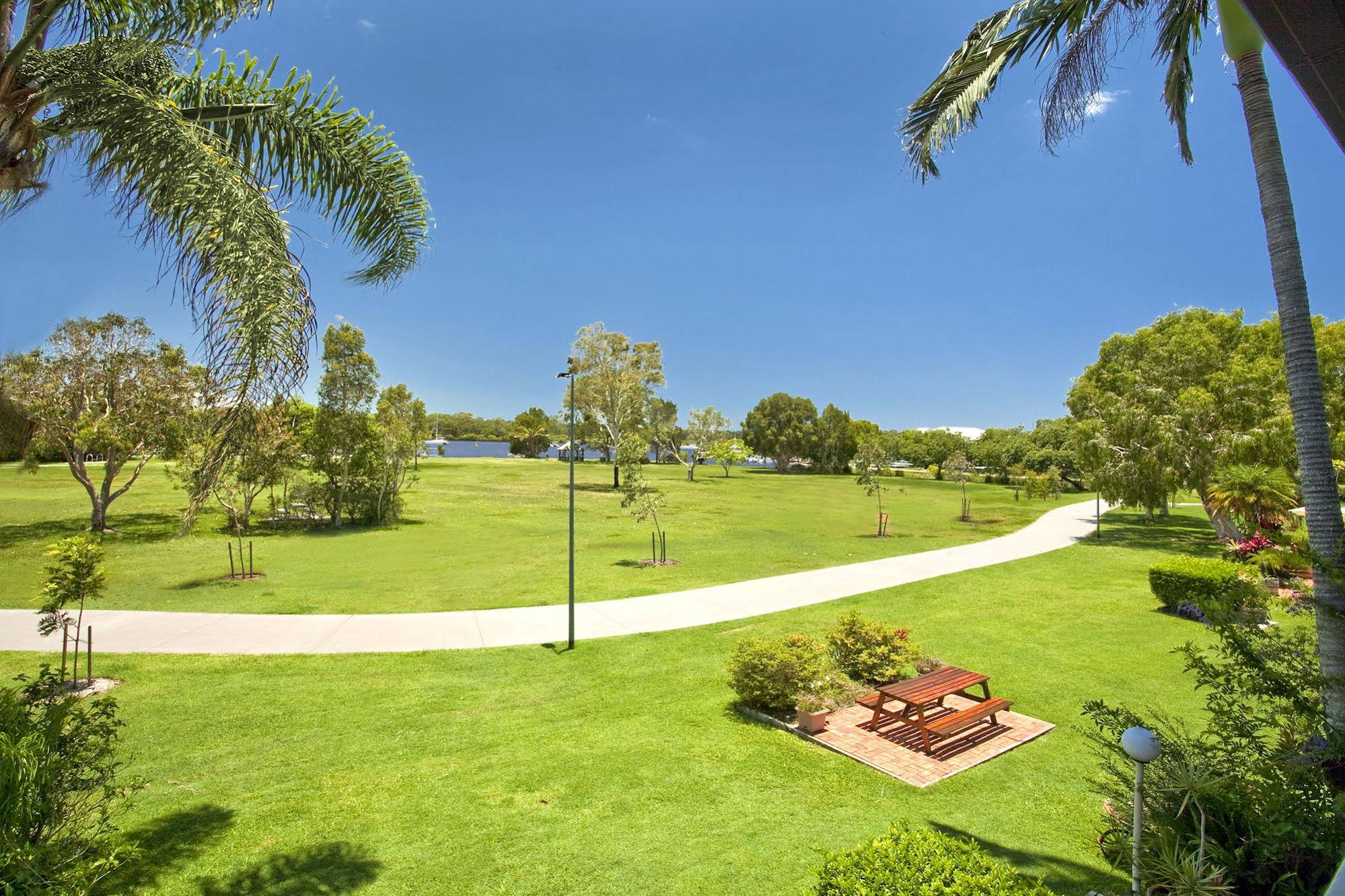 Regency Waterfront Motel